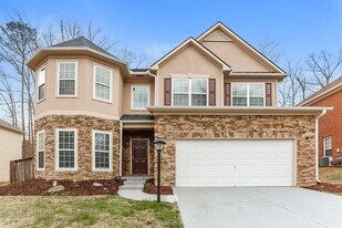7139 Thoreau Cir in Atlanta, GA - Building Photo