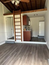 1001 S 22nd Ct, Unit B (East Side) in Hollywood, FL - Building Photo - Building Photo