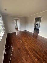 617 Hershberger Rd NW in Roanoke, VA - Building Photo