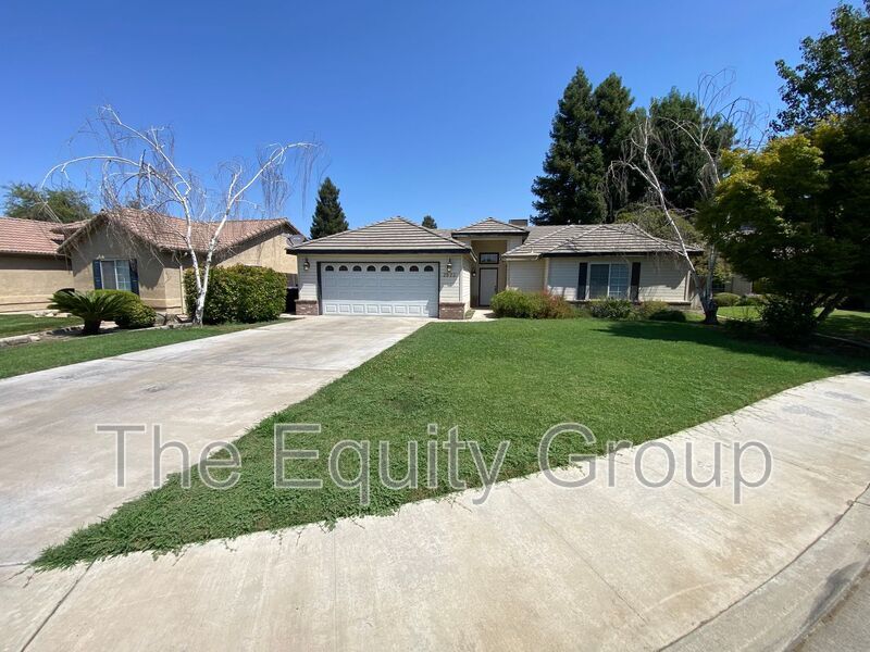 2522 W Delta Ct in Visalia, CA - Building Photo