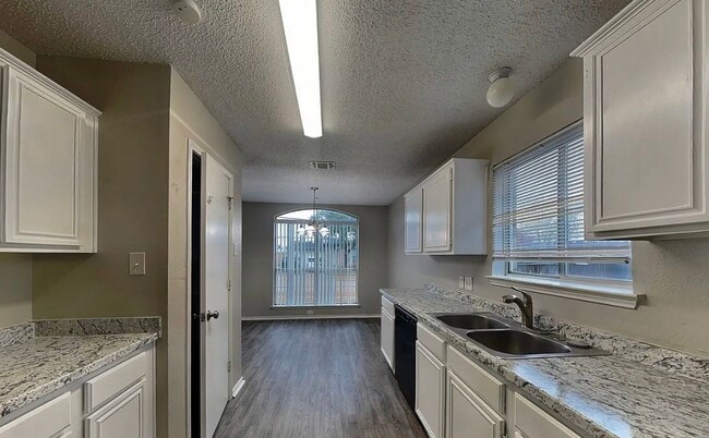 721 Charles City Dr in Arlington, TX - Building Photo - Building Photo