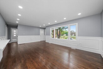 9624 W Shore Dr in Oak Lawn, IL - Building Photo - Building Photo