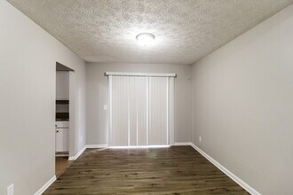 2357 Deep Shoals Cir in Decatur, GA - Building Photo - Building Photo