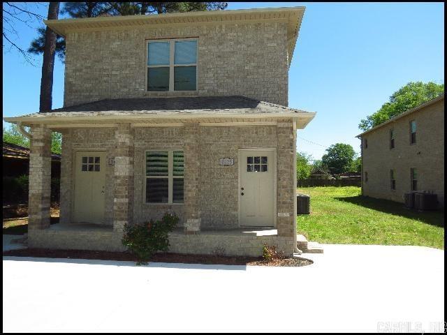 property at 1425 S Bailey St