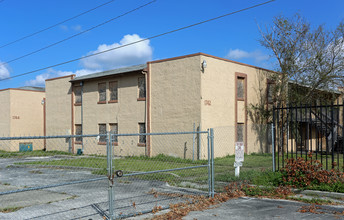 Bordeaux Apartments in Orlando, FL - Building Photo - Building Photo