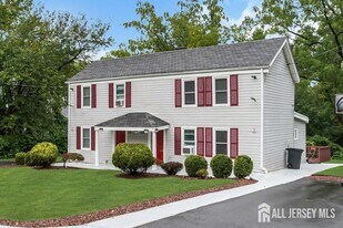 13 Smiths Ln in East Brunswick, NJ - Building Photo