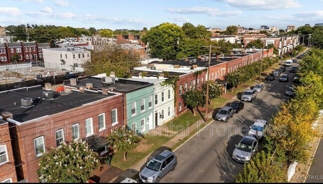 property at 1828 Parkwood Ave