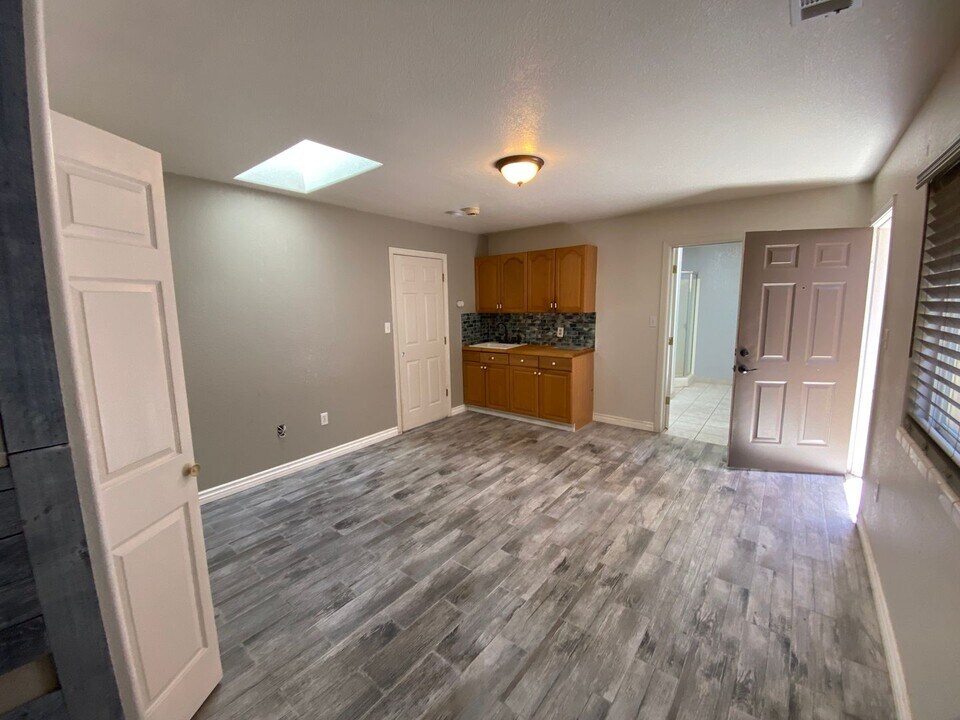 424 S B St in Lompoc, CA - Building Photo