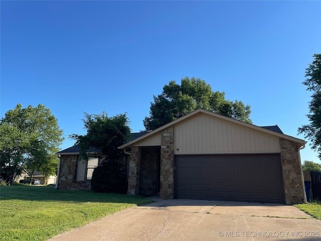 property at 8905 E 92nd Ct