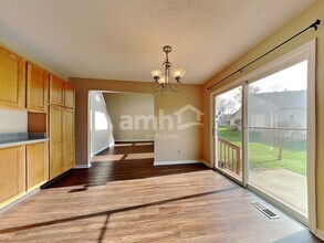 5671 Longbow Dr in Hamilton, OH - Building Photo - Building Photo