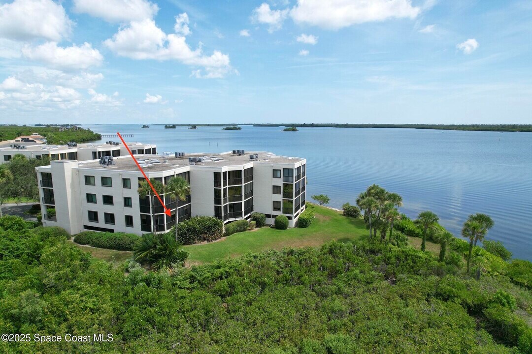 9612 Riverside Dr in Sebastian, FL - Building Photo