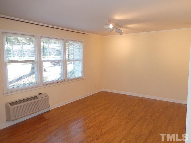 835 Daniels St in Raleigh, NC - Building Photo - Building Photo