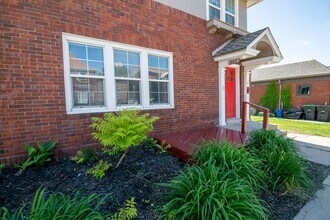 563 S 35th St in Omaha, NE - Building Photo - Building Photo