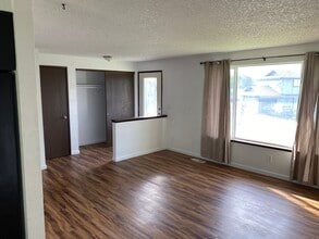 1005 S Zillah Ct, Unit A in Kennewick, WA - Building Photo - Building Photo