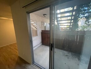 4477 Colbath Ave in Sherman Oaks, CA - Building Photo - Building Photo