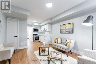 411 Main St in Toronto, ON - Building Photo - Building Photo