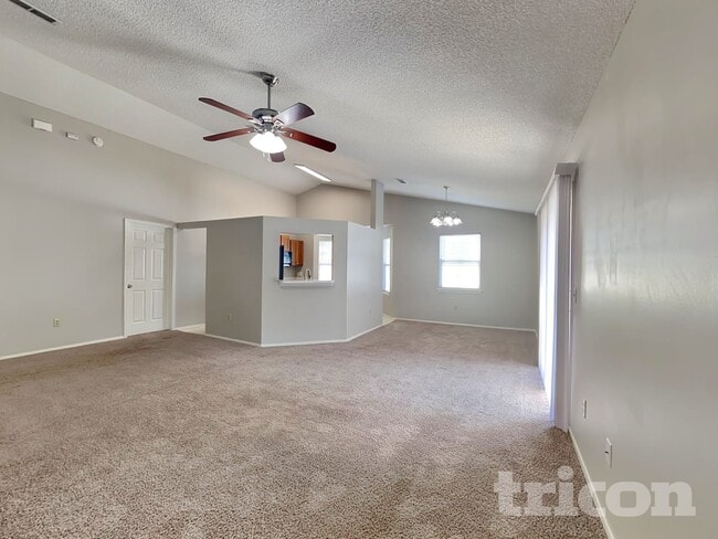 635 Charles Pinckney St in Orange Park, FL - Building Photo - Building Photo