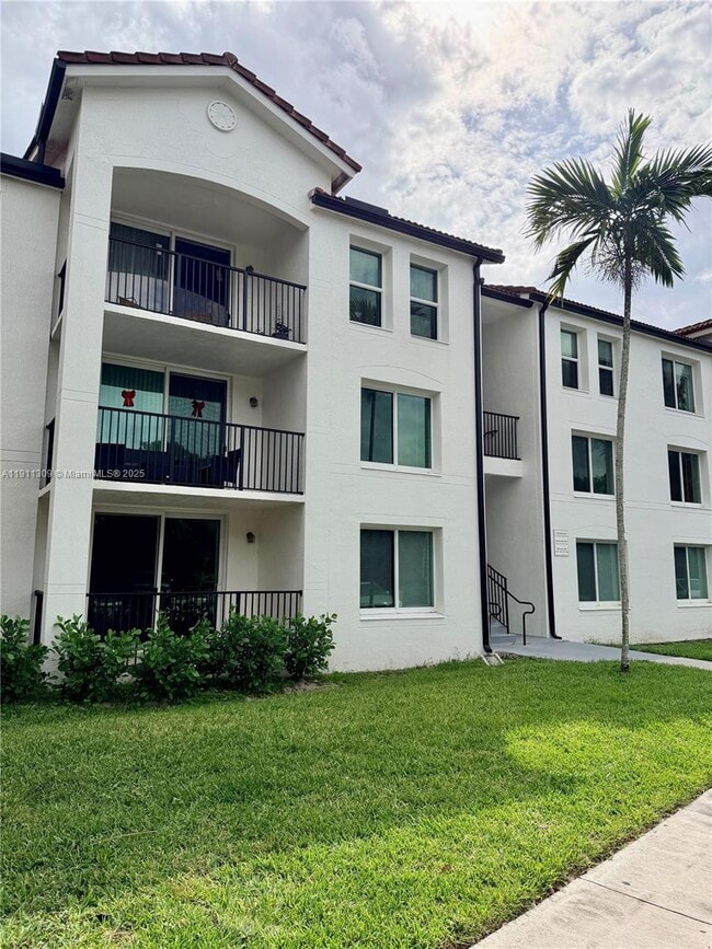 property at 1122 Villa Cir