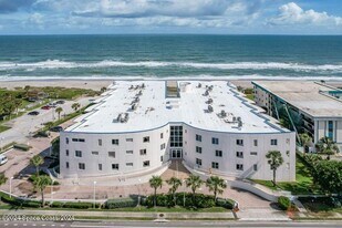 601 N Miramar Ave in Indialantic, FL - Building Photo