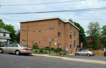 2117 N Cameron St in Arlington, VA - Building Photo - Building Photo