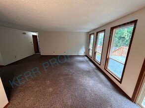 2650 SW Meyers Dr in Gresham, OR - Building Photo - Building Photo