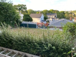 31 Faywood Ave, Unit 2 in Boston, MA - Building Photo - Building Photo