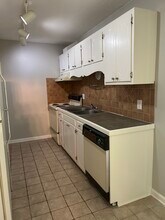 208 Northpoint Ave Unit F in High Point, NC - Building Photo - Building Photo