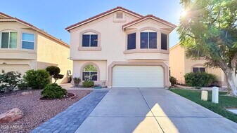 413 N Flint St in Gilbert, AZ - Building Photo