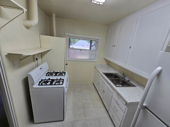 3640 Brockton Ave in Riverside, CA - Building Photo - Building Photo