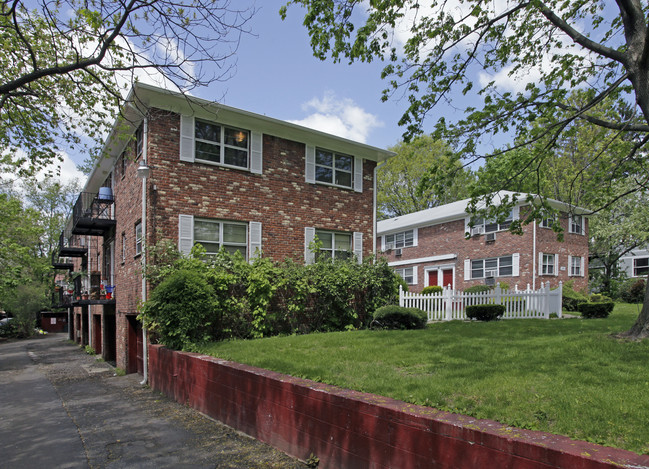 Montclair Gardens in Montclair, NJ - Building Photo - Building Photo