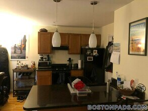 28 Fleet St, Unit 16 in Boston, MA - Building Photo - Building Photo