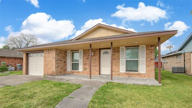 1411 Kappa St in Pasadena, TX - Foto de edificio - Building Photo