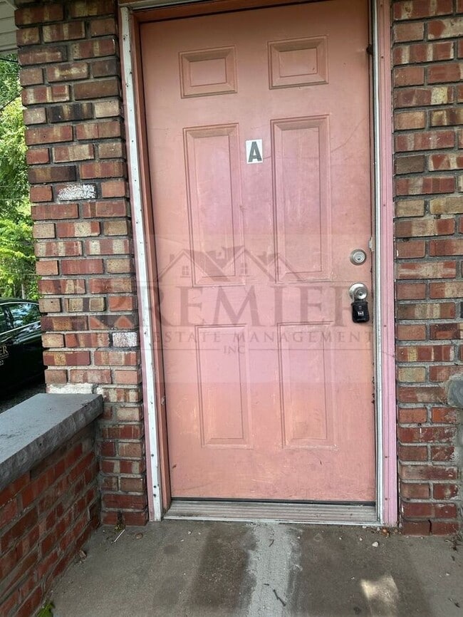 1124 S Ash Ave in Independence, MO - Building Photo - Building Photo
