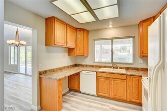 9053 Marble Dr in Las Vegas, NV - Building Photo - Building Photo