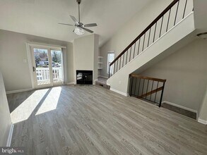 4346 Pembrook Village Dr in Alexandria, VA - Building Photo - Building Photo