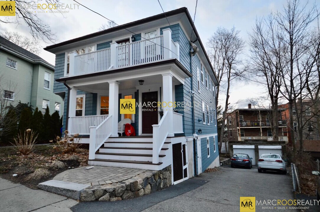 7 Acron Rd, Unit #1 in Brookline, MA - Building Photo