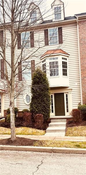 204 Hounslow Rd in Cranberry Township, PA - Building Photo