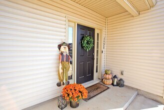 1328 Black Oak Cir in Clarksville, TN - Building Photo - Building Photo