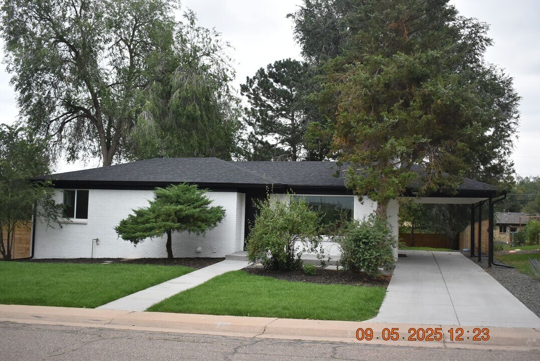 6526 S Elmwood St in Littleton, CO - Building Photo