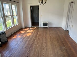 2023 Cedar Ave photo'