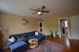 234 Cypress St, Unit 1 in Brookline, MA - Foto de edificio - Building Photo