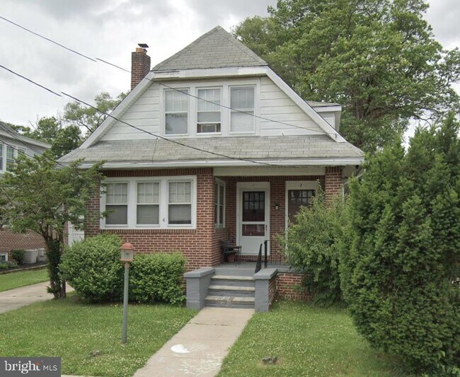 property at 6 W Hoffman Ave