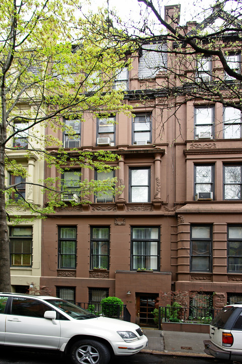 106 W 87th St in New York, NY - Building Photo