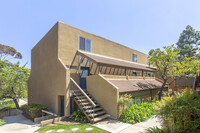 Canyon Park in San Diego, CA - Foto de edificio - Building Photo