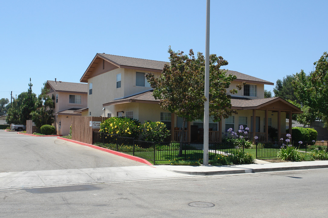 Casa Garcia Family Apartments in Santa Paula, CA - Building Photo