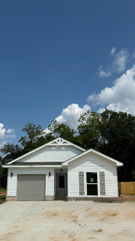 property at 13792 Shea Cir