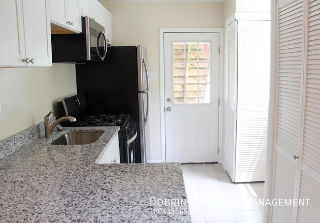 property at 1900 Lakeview Ave