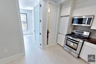 Stanton Street in New York, NY - Building Photo