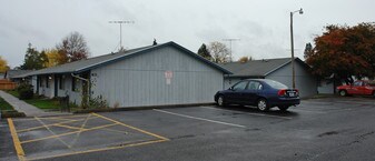 440 Lancaster Dr SE in Salem, OR - Building Photo
