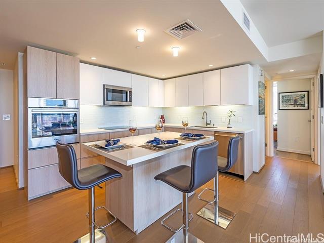 property at 888 Kapiolani Blvd